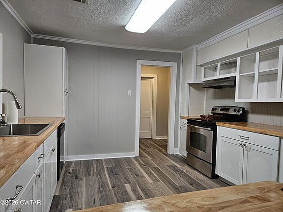 4th image of 550 Lawrence Switch Rd