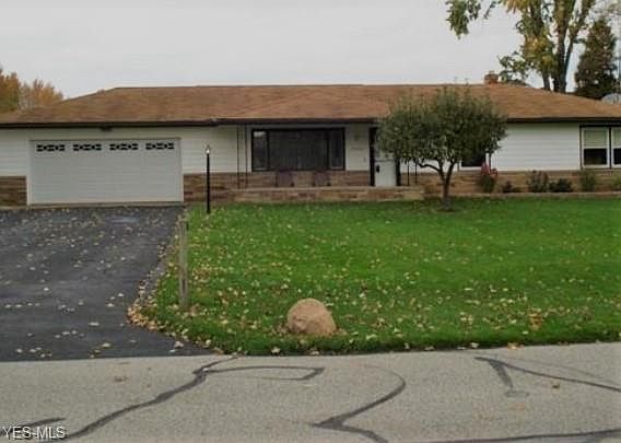 2nd image of 33644 Mapleridge Blvd