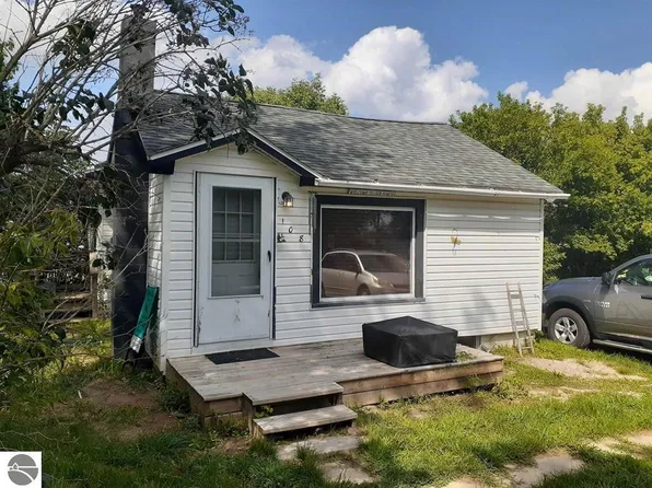 108 W Page St, Rose City, MI 48654
