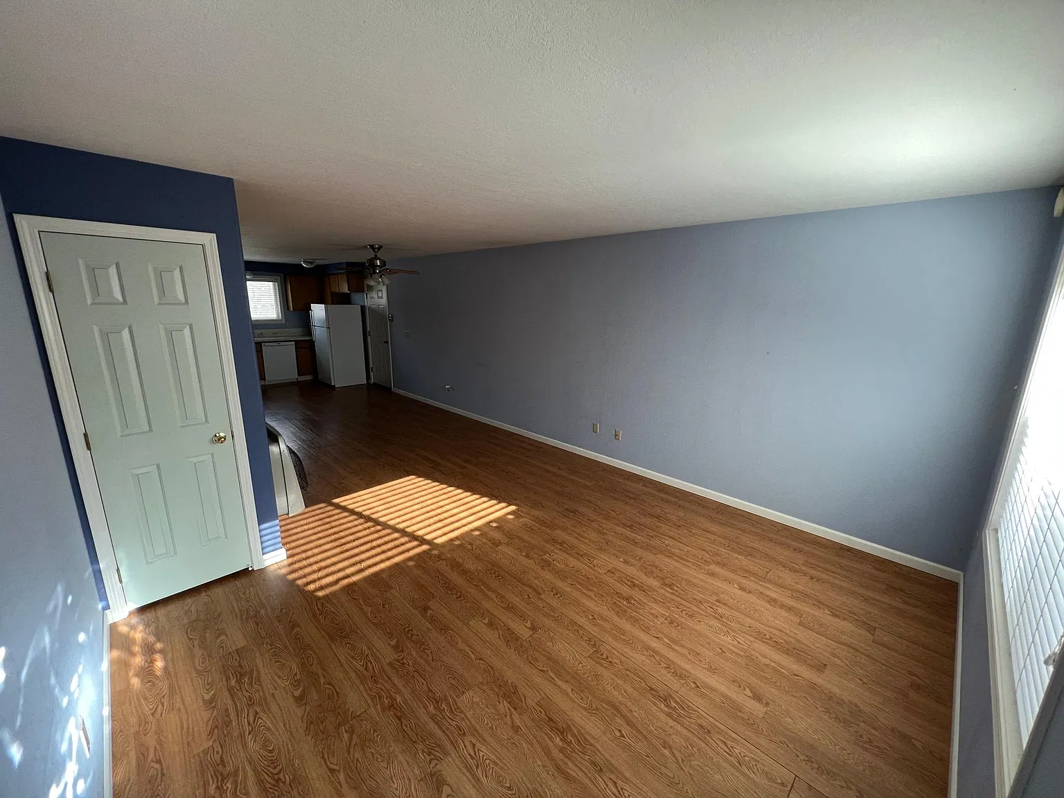 2 bed, 976 sqft, $1,500 — Photo 3