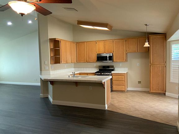 5th image of 2104 Stoffels Way