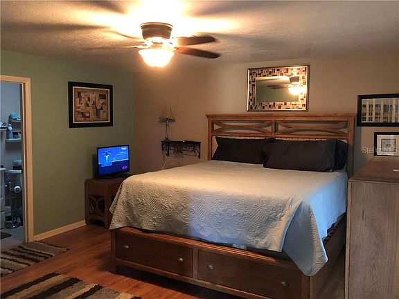 4th image of 3562 SE 26th Ct