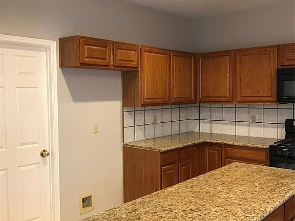 4th image of 16343 Ember Hollow Ln