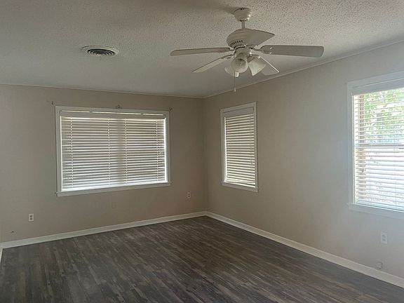 5th image of 214 E Quitman Ave