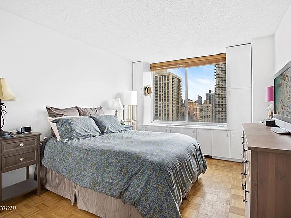 4th image of 404 E 79th St APT 23E