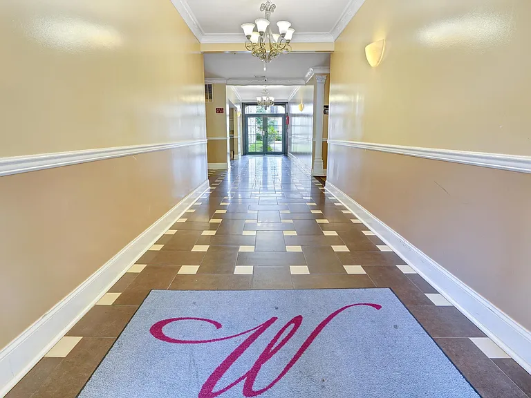 Washington Square Apartments — Photo 17