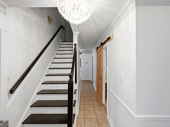 2nd image of 1215 Craddock Way