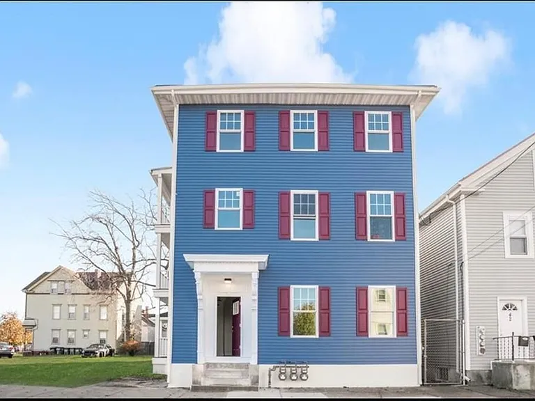 38 Maple St #1 — Photo 1
