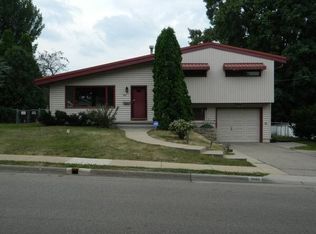 3060 Kaufmann Ave, Dubuque, IA 52001