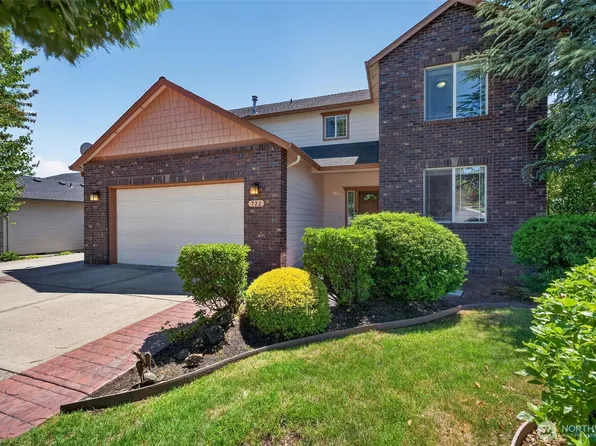 722 E 18th St, La Center, WA 98629