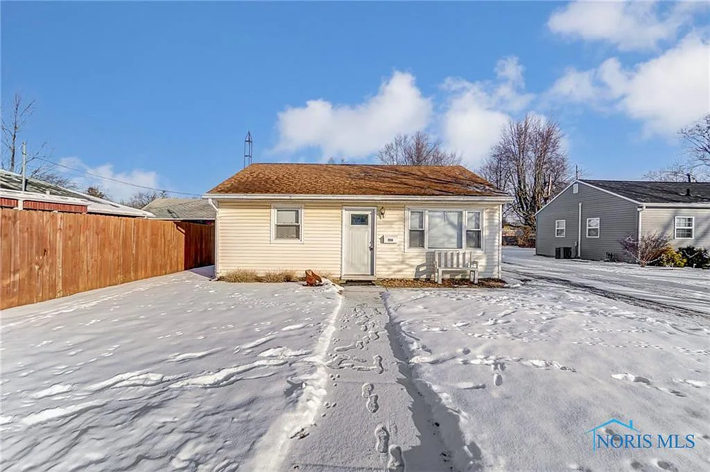 1116 Putnam St photo 1