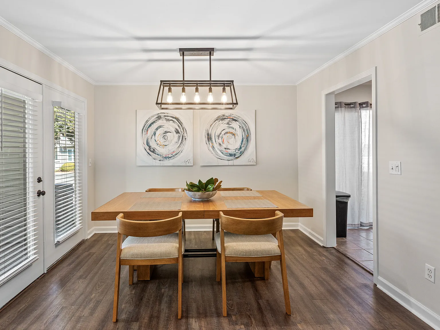 2 bed, 1200 sqft, $3,200 — Photo 4