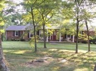 1215 Woodland Rd, Vine Grove, KY 40175