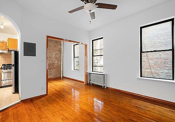 2nd image of 5 Cornelia St APT 4C
