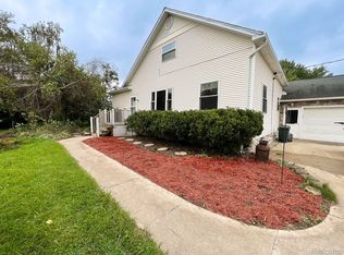 5832 E Cole Rd, Bancroft, MI 48414