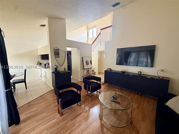 3rd image of 1012 Coral Springs Dr 1012