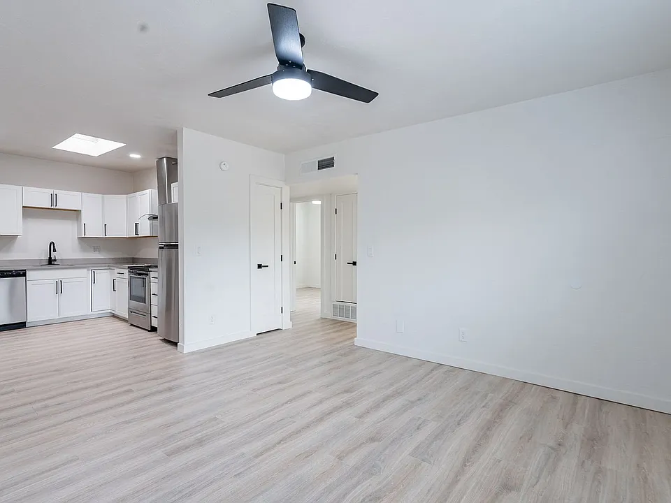 1601-1605 E. 9th St. ( 1601, 1603, 1605, 1605-A )