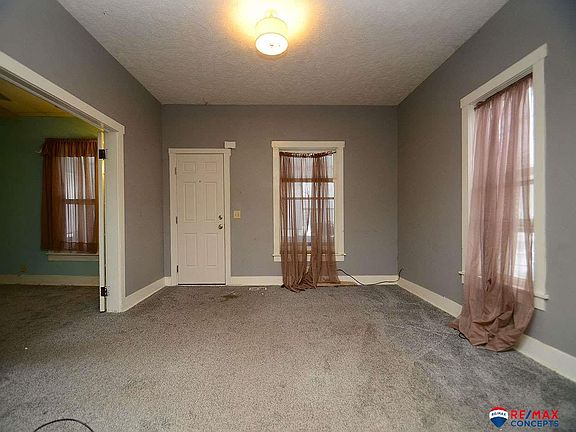 2nd image of 2239 Holdrege St