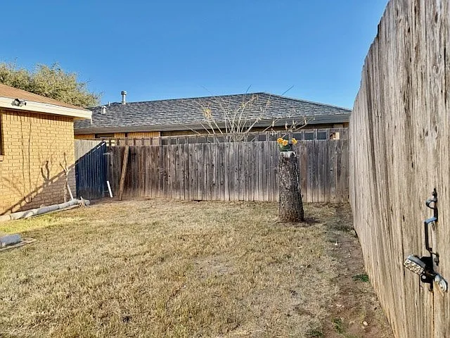2405 Castleford Rd — Photo 18