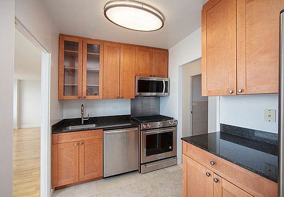 5th image of 424 W End Ave #1303