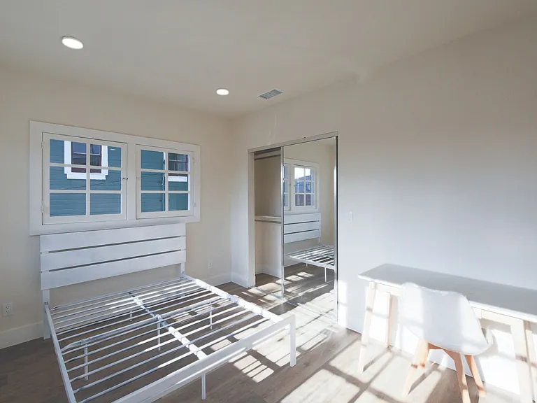 2811 Menlo Ave — Photo 32