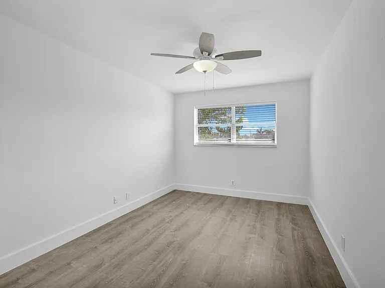 4051 NE 13th Ave #69 — Photo 24