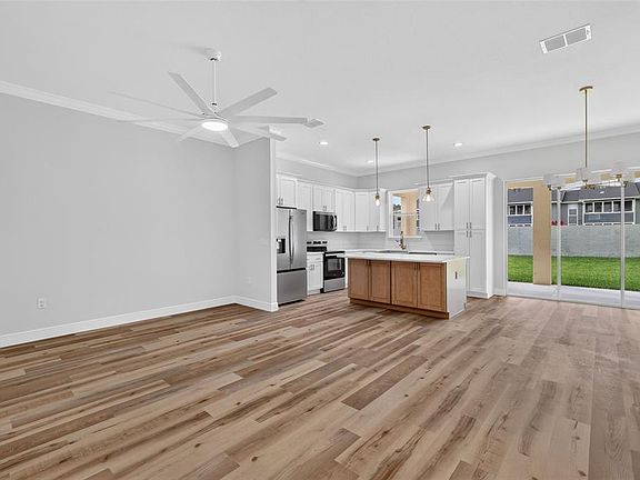 4th image of 3045 SW 41st Pl