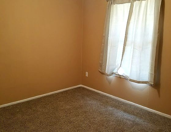 3rd image of 10298 Creek Bend Dr