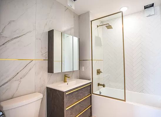3rd image of 933 Rogers Ave #20
