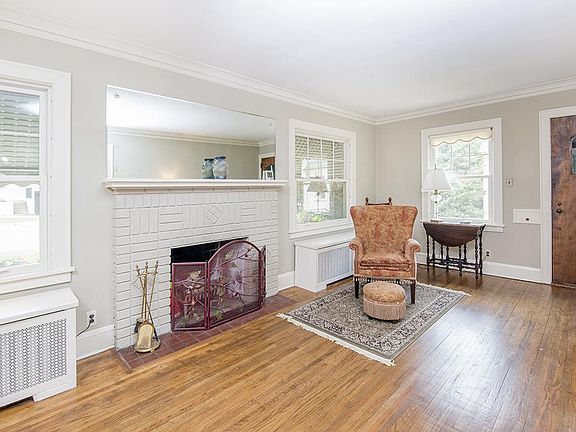 5th image of 3110 W 44th St APT 1