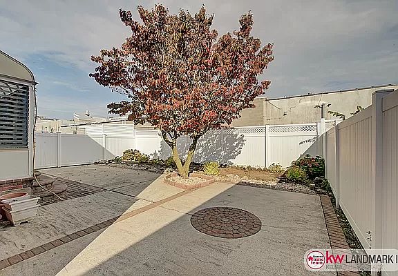 4th image of 16437 97th St