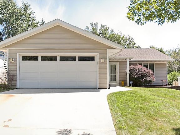 2nd image of 633 Concord Ln NW