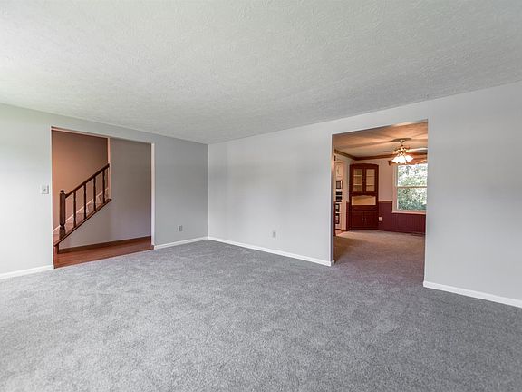 5th image of 4200 Fox Hollow Dr