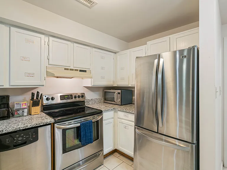 102 Chesterfield Ln #102 — Photo 7