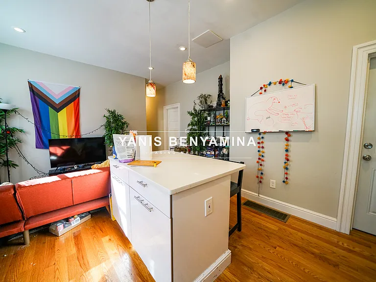 33 Portsmouth St #1 — Photo 15