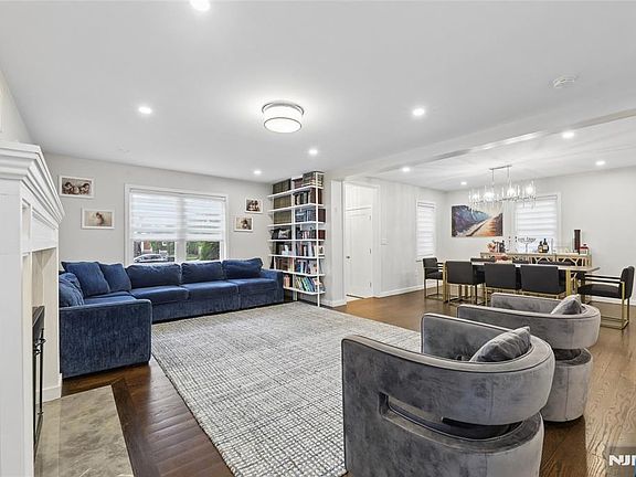 4th image of 373 Briarcliff Rd