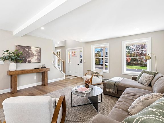 3rd image of 6 Shepherd Lane #3