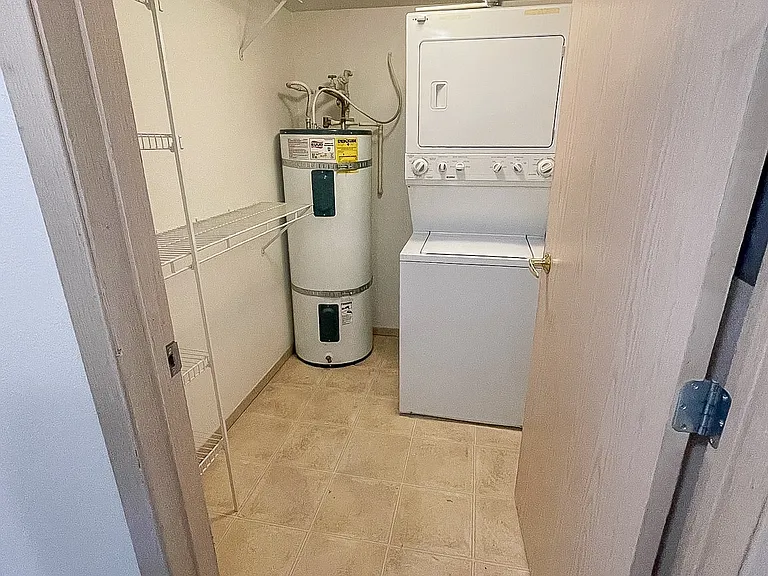 Clearwater and Star Apartments — Photo 41