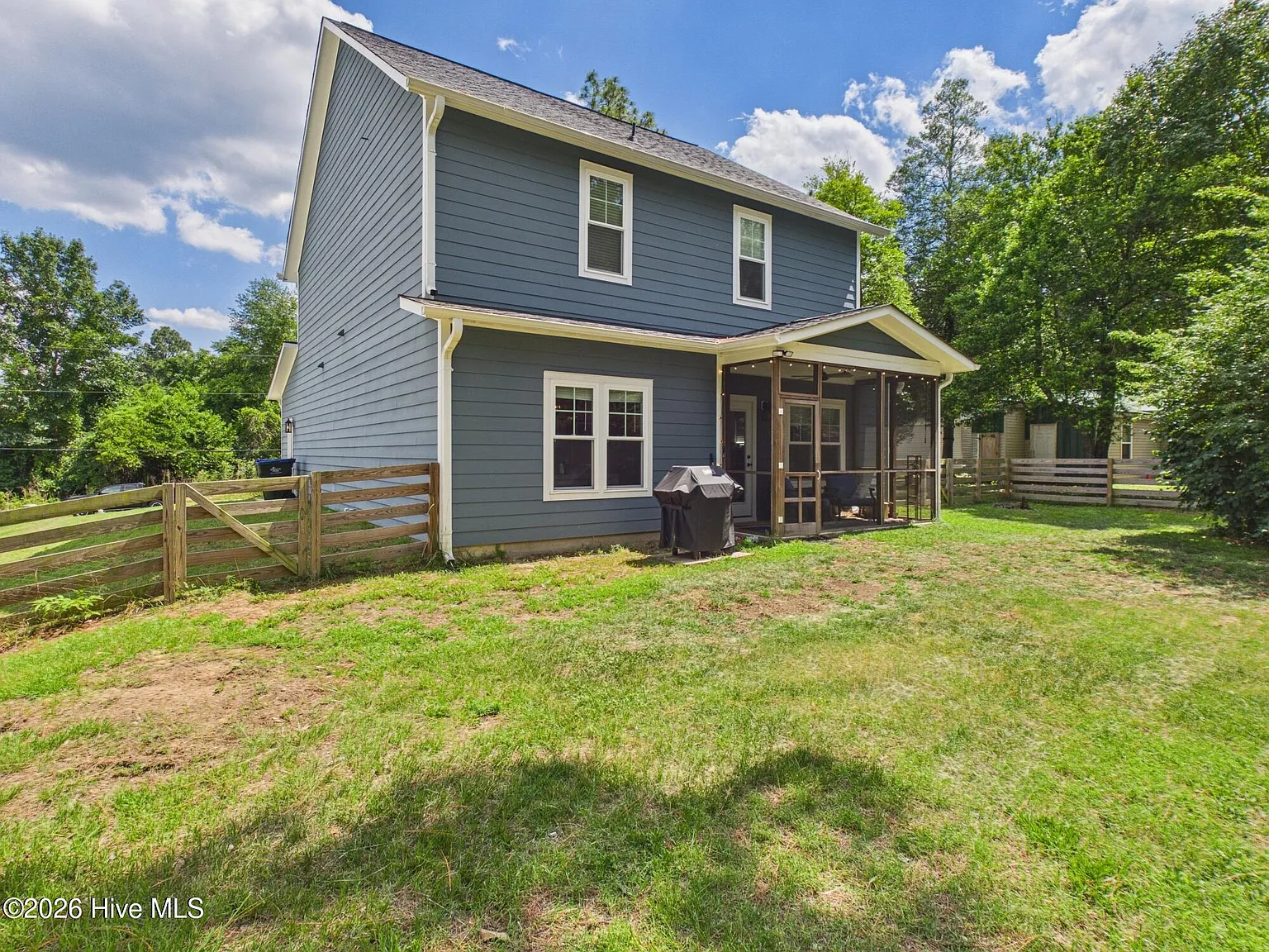 3 bed, 2.5 bath, $2,500 — Photo 4