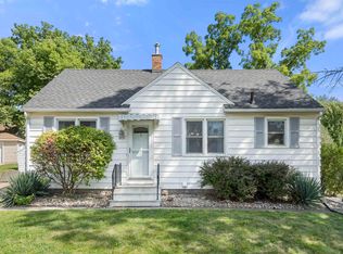 2138 Rainbow Dr, Waterloo, IA 50701