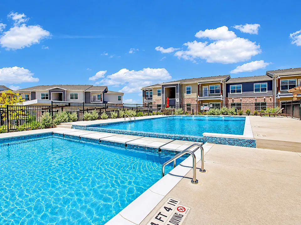 BELLINGHAM PARK APARTMENTS