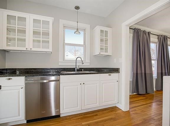 5th image of 4932 Buena Vista St