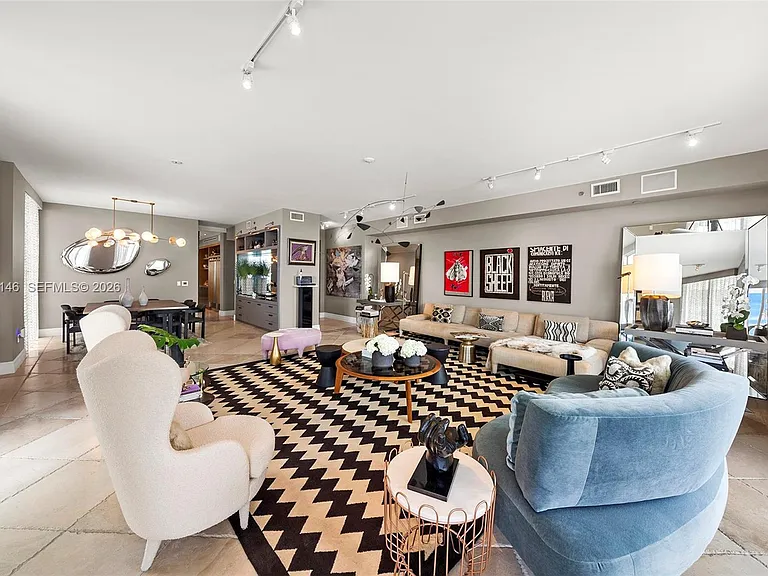 5801 Collins Ave #Penthouse 1600 — Photo 24