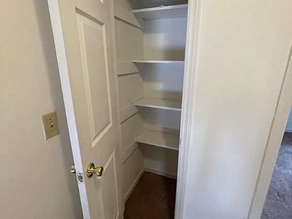 2nd image of 402 Alice Dr #B