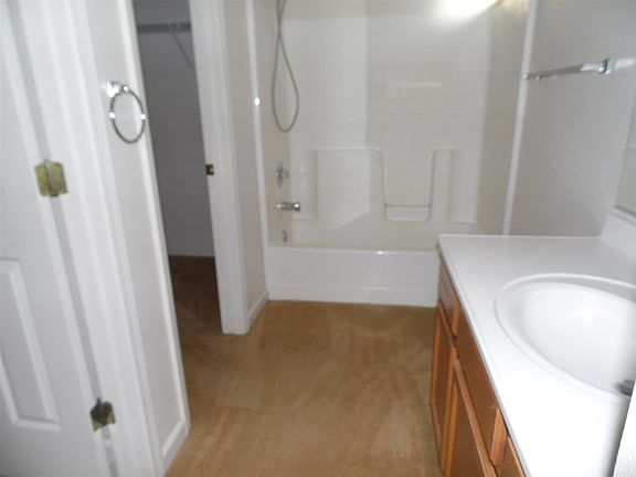 5th image of 1417 Edlesborough Cir