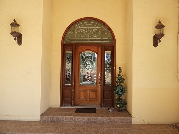 3rd image of 213 Fawn Dr