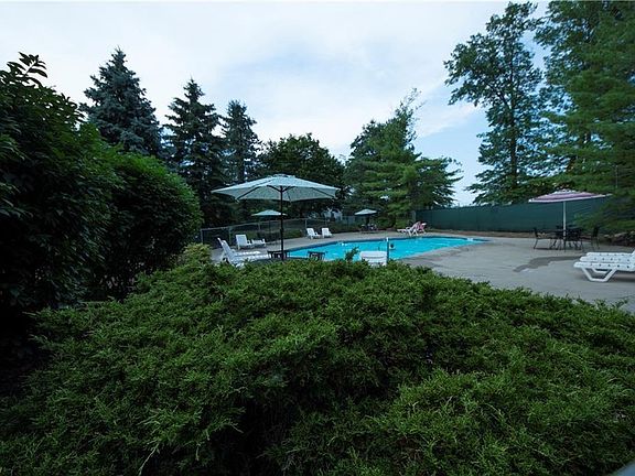 4th image of 2042 W Reserve Cir