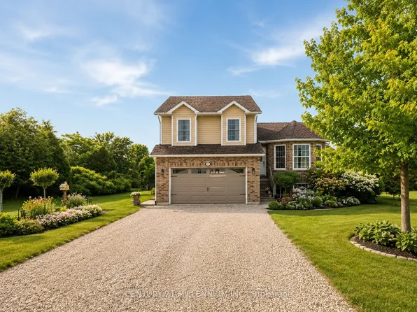 1100 Walker St, Howick, ON N0G 2X0