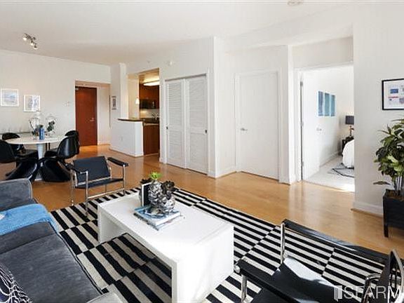 5th image of 246 2nd St APT 1208