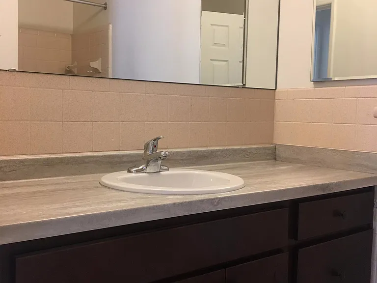 401 E Willard Ave — Photo 5